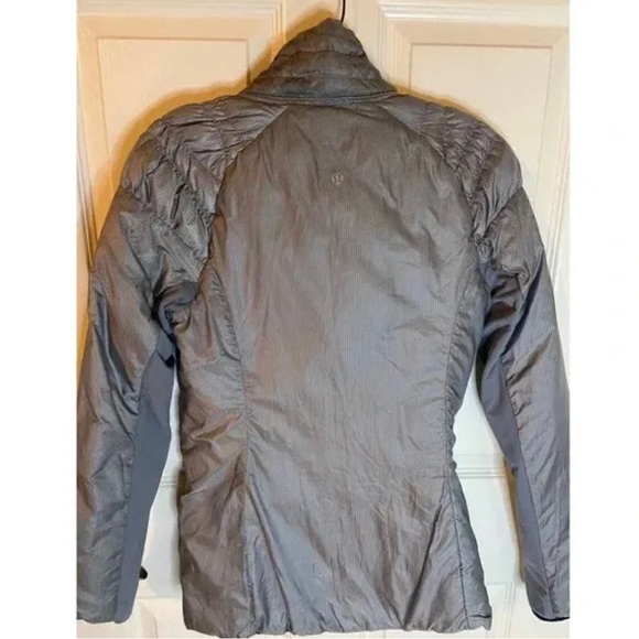 Lululemon Run: Turn Around Jacket
Black size 4 - Picture 7 of 7